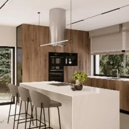 Wizualizacja nowoczesnej kuchni z wyspą, drewnianymi frontami szafek, dużym oknem z widokiem na zieleń i trzema szarymi hokerami przy blacie.