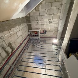 Montaż ogrzewania podłogowego oraz montaż instalacji hydraulicznej w łazience 