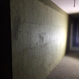 Bud-Men - Ocieplenie klatki schodowej i korytarzu Cena od 60 zł za metr