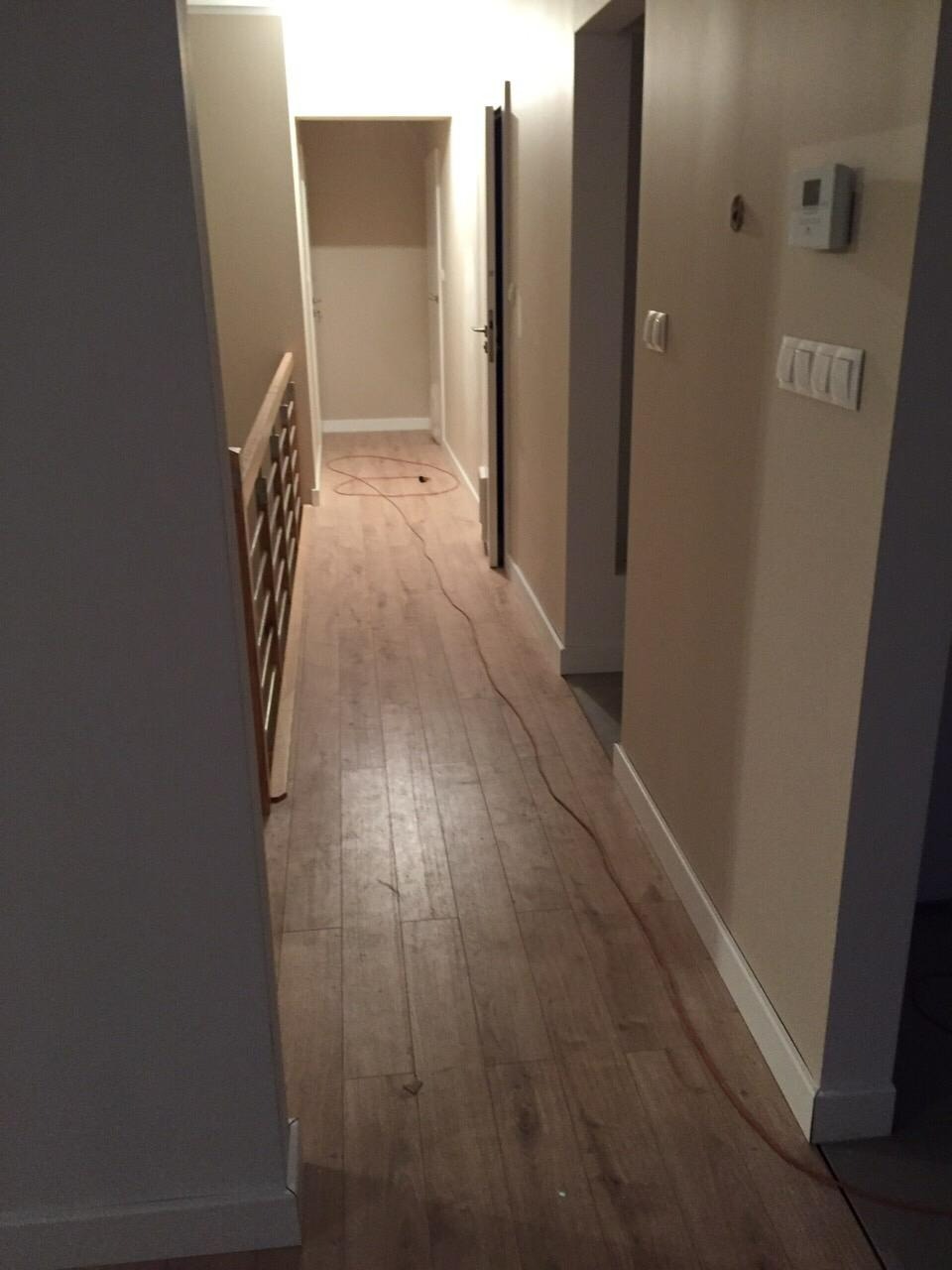 Malowanie mieszkania,układania paneli i listwy przypodłogowe