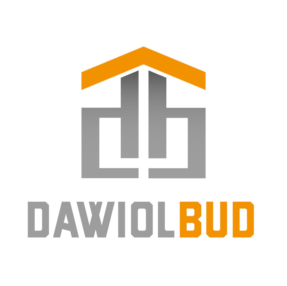 Logo firmy budowlanej DAWIOLBUD z abstrakcyjnym symbolem domu w kolorach szarym i pomarańczowym.