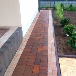 Układanie kostki brukowej Górno 4