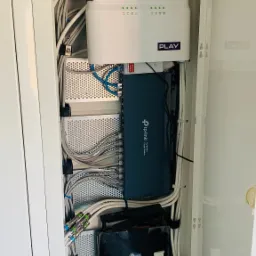 Sieć internetowa MESH z Internetem LTE