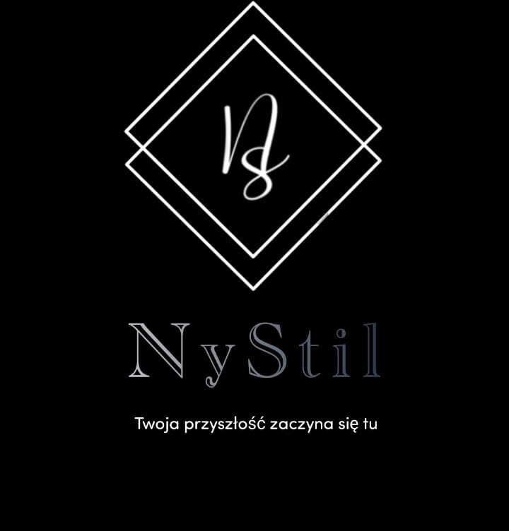 Eleganckie logo 'NyStil' na czarnym tle, z inicjałem w rombie i hasłem 'Twoja przyszłość zaczyna się tu'.