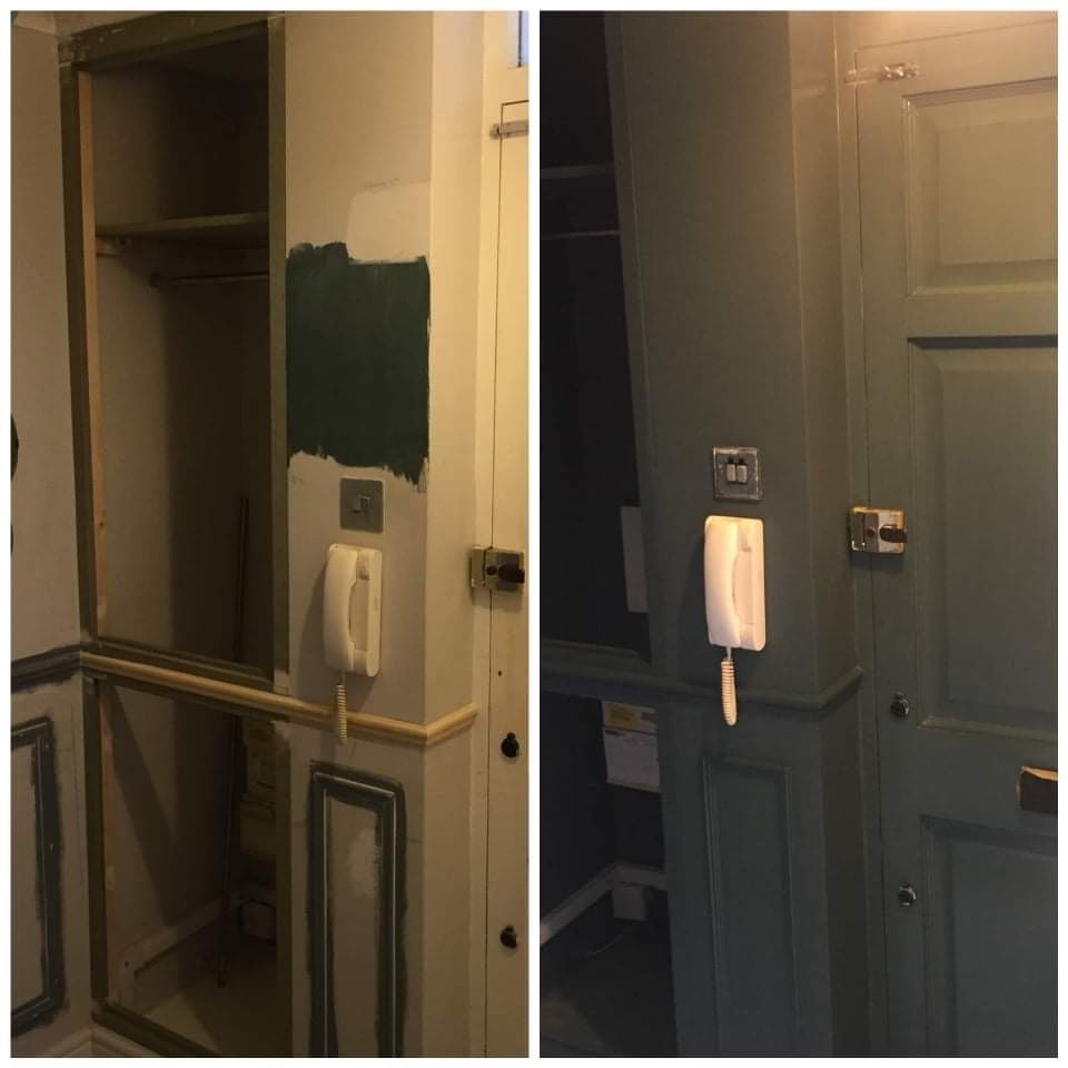 Kadr z remontowanego przedpokoju: po lewej stan surowy z widoczną konstrukcją szafy wnękowej i próbką koloru na ścianie, po prawej odnowiona ściana i drzwi w odcieniach zieleni, z zachowanymi...