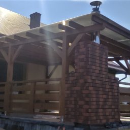 Zadaszenie tarasu z płyty poliwęglanowej wraz z barierką 