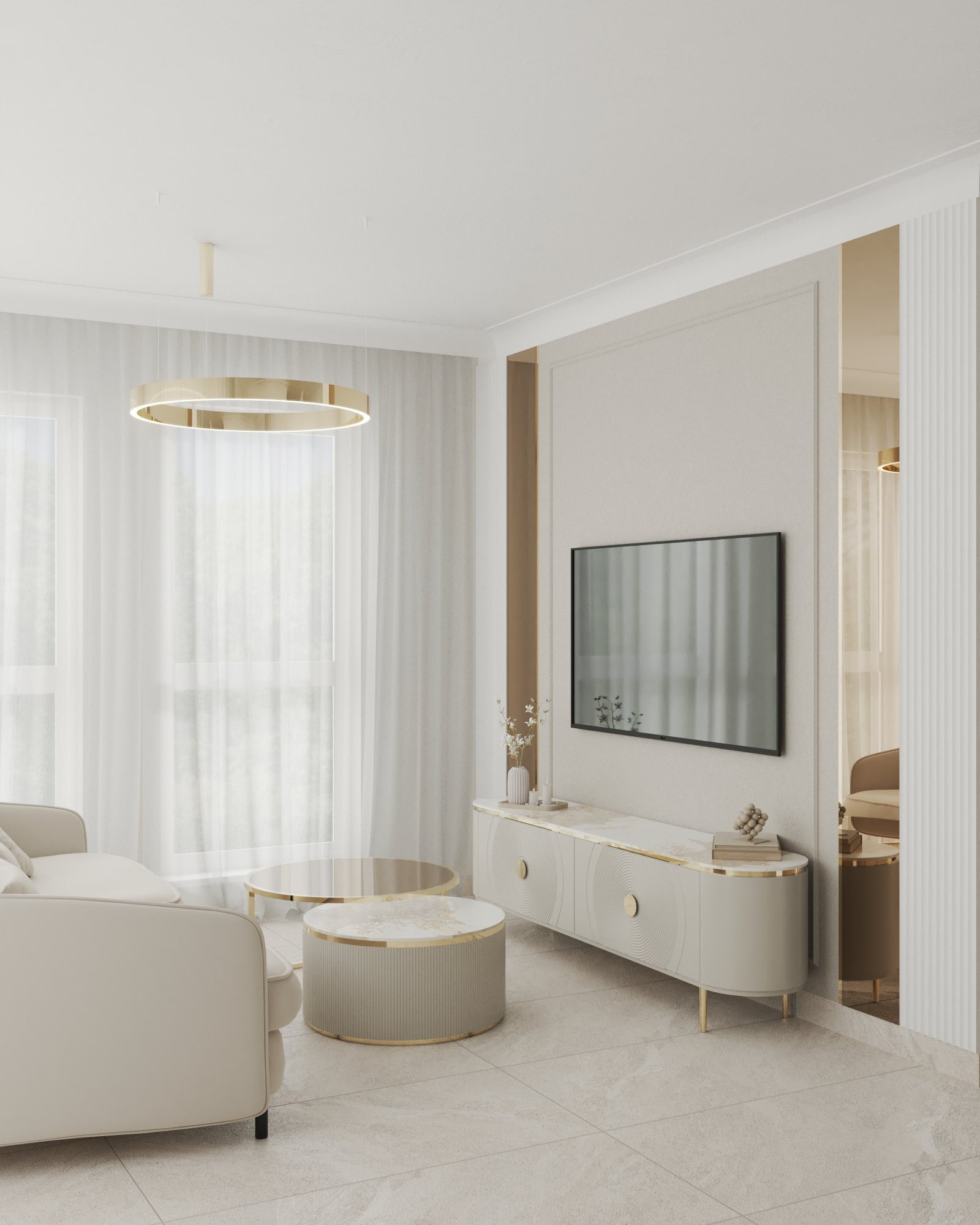 Jasne wnętrze salonu z beżową sofą, okrągłymi stolikami kawowymi z elementami złota, szafką RTV z dekoracyjnymi żłobieniami i złotymi nóżkami oraz okrągłą lampą sufitową, wszystko utrzymane...