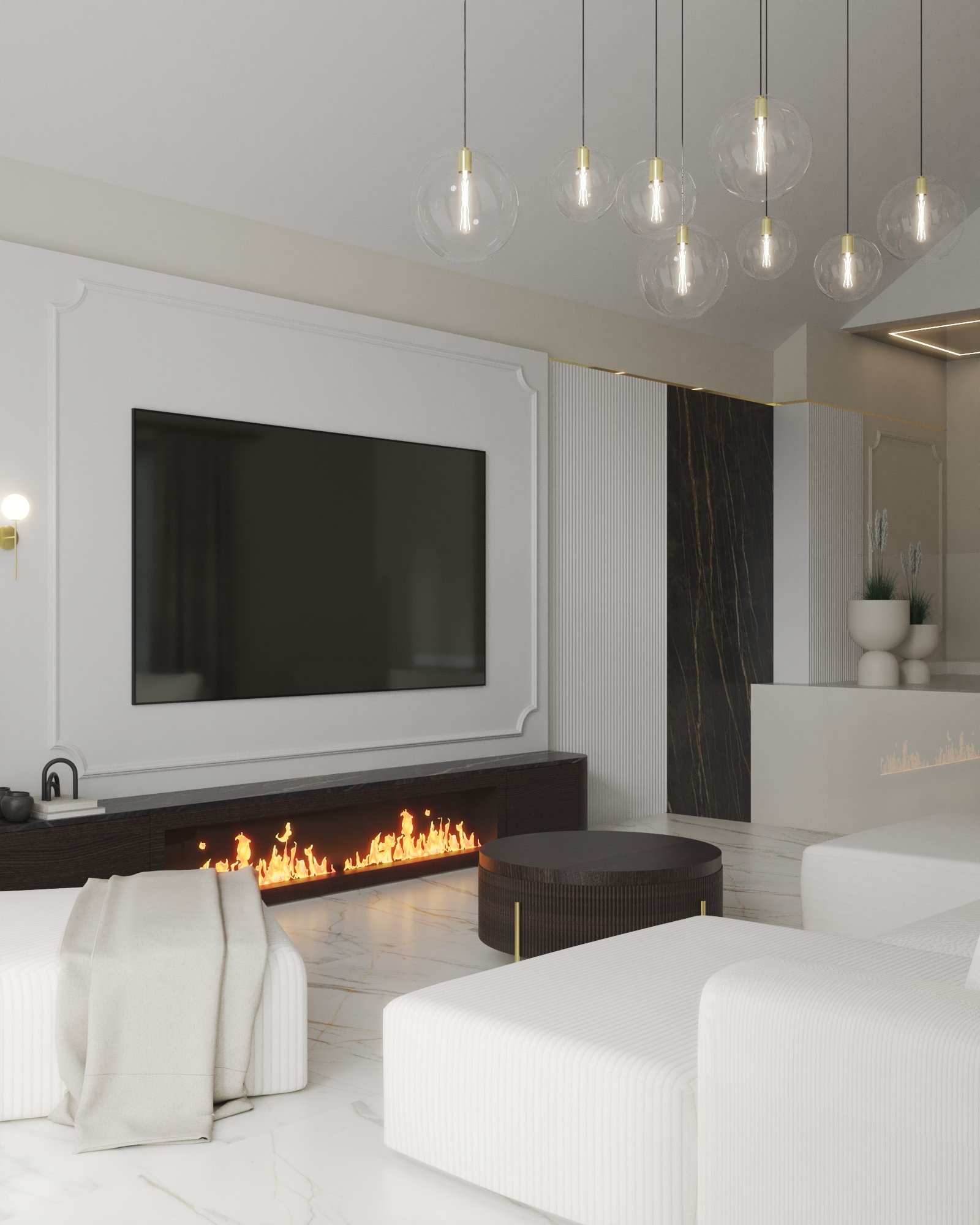 Nowoczesny salon z kominkiem elektrycznym pod telewizorem, marmurową podłogą i białymi meblami modułowymi, oświetlony przez wiszące lampy kuliste.