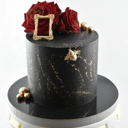 Tort urodzinowy dla Kobiety elegancki czarny