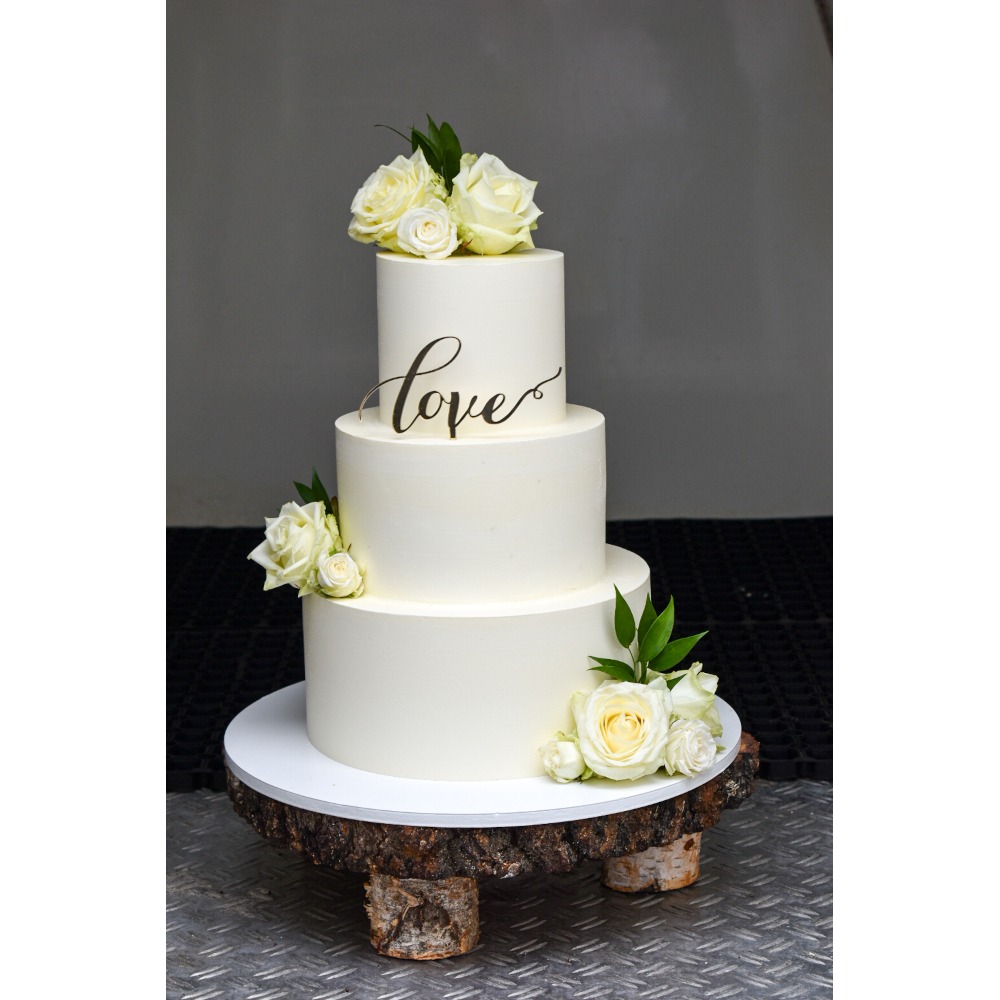 Tort Weselny Piętrowy z Napisem Love