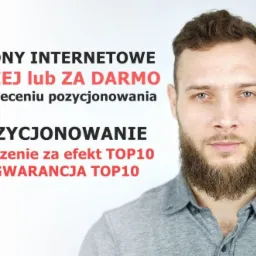 Mężczyzna z brodą prezentuje ofertę: Strony internetowe taniej lub za darmo przy zleceniu pozycjonowania, rozliczenie za efekt TOP10 + GWARANCJA TOP10.