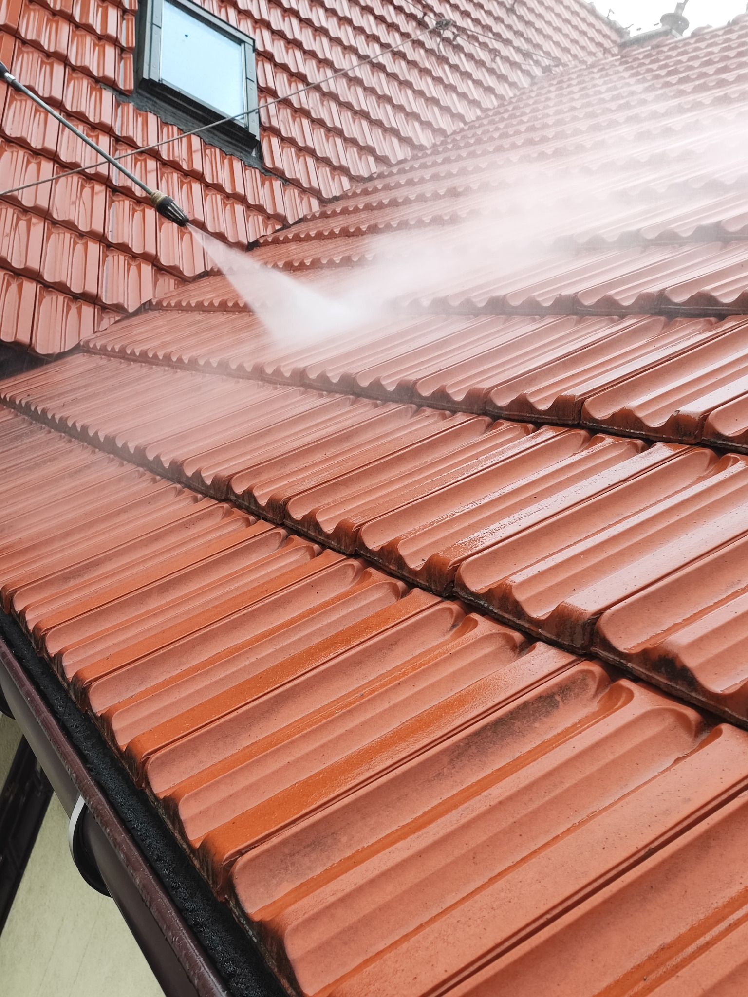 Mycie dachówki ceramicznej