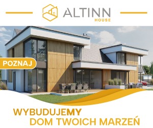 Wizualizacja nowoczesnego domu z drewnianą elewacją i dużymi oknami, z logo firmy ALTINN HOUSE i hasłem 'Wybudujemy dom Twoich marzeń'.