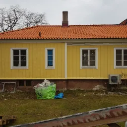 Renowacja dachu, dachówka ceramiczna jednofalowa