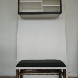 indywidualne zlecenie w starym stylu. Siedzisko i szafeczka z drewna opalanego 20 lat slońcem