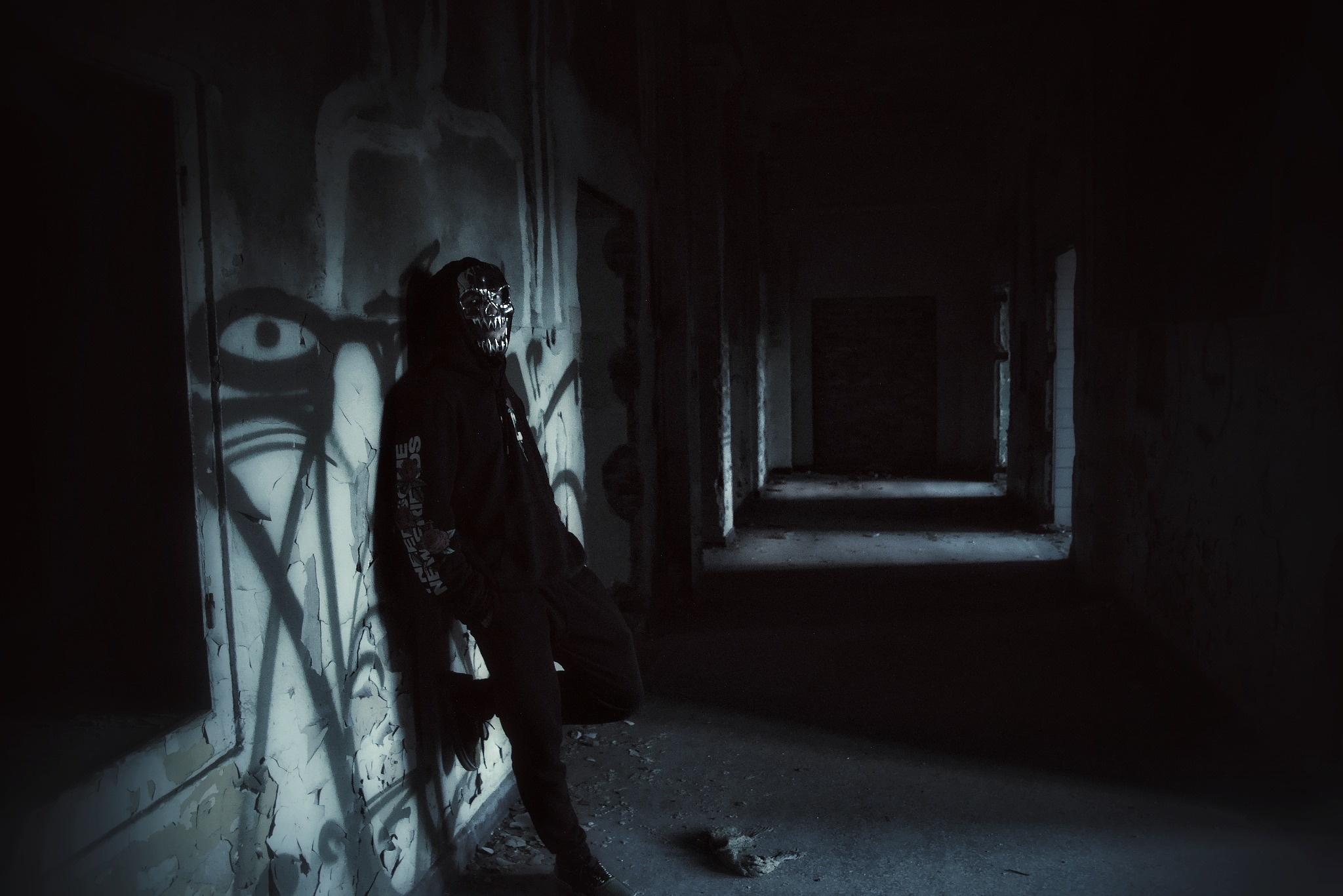 sesja zdjęciowa w opuszczonym szpitalu