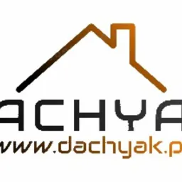Logo firmy dekarskiej Dachyak z graficznym symbolem domu i adresem strony internetowej.