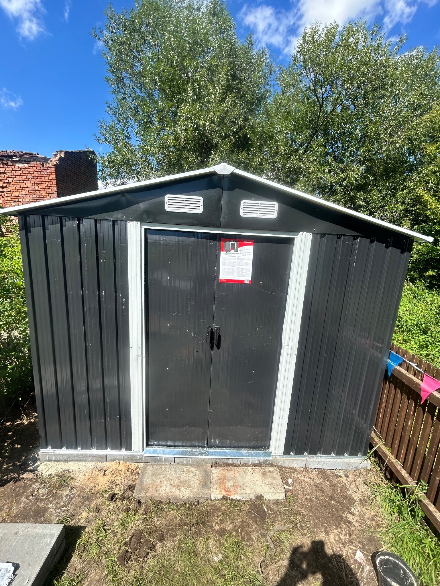 Składanie domku narzędziowego