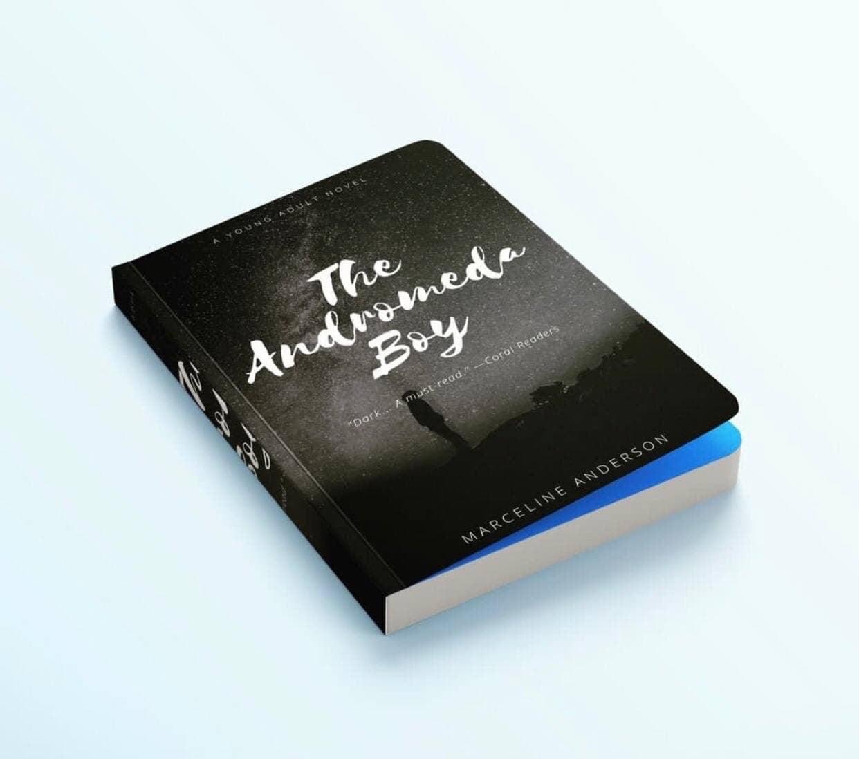 Okładka książki 'The Andromeda Boy' na białym tle, widoczny tytuł i nazwisko autora Marceline Anderson, okładka w ciemnych barwach z motywem nocnego nieba.
