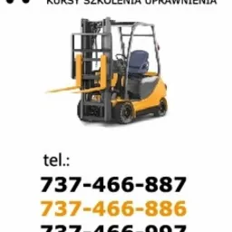 Żółty wózek widłowy z wysuniętymi widłami na białym tle, pod nim dane kontaktowe i logo firmy Awans B.H.P. oferującej kursy, szkolenia i uprawnienia.