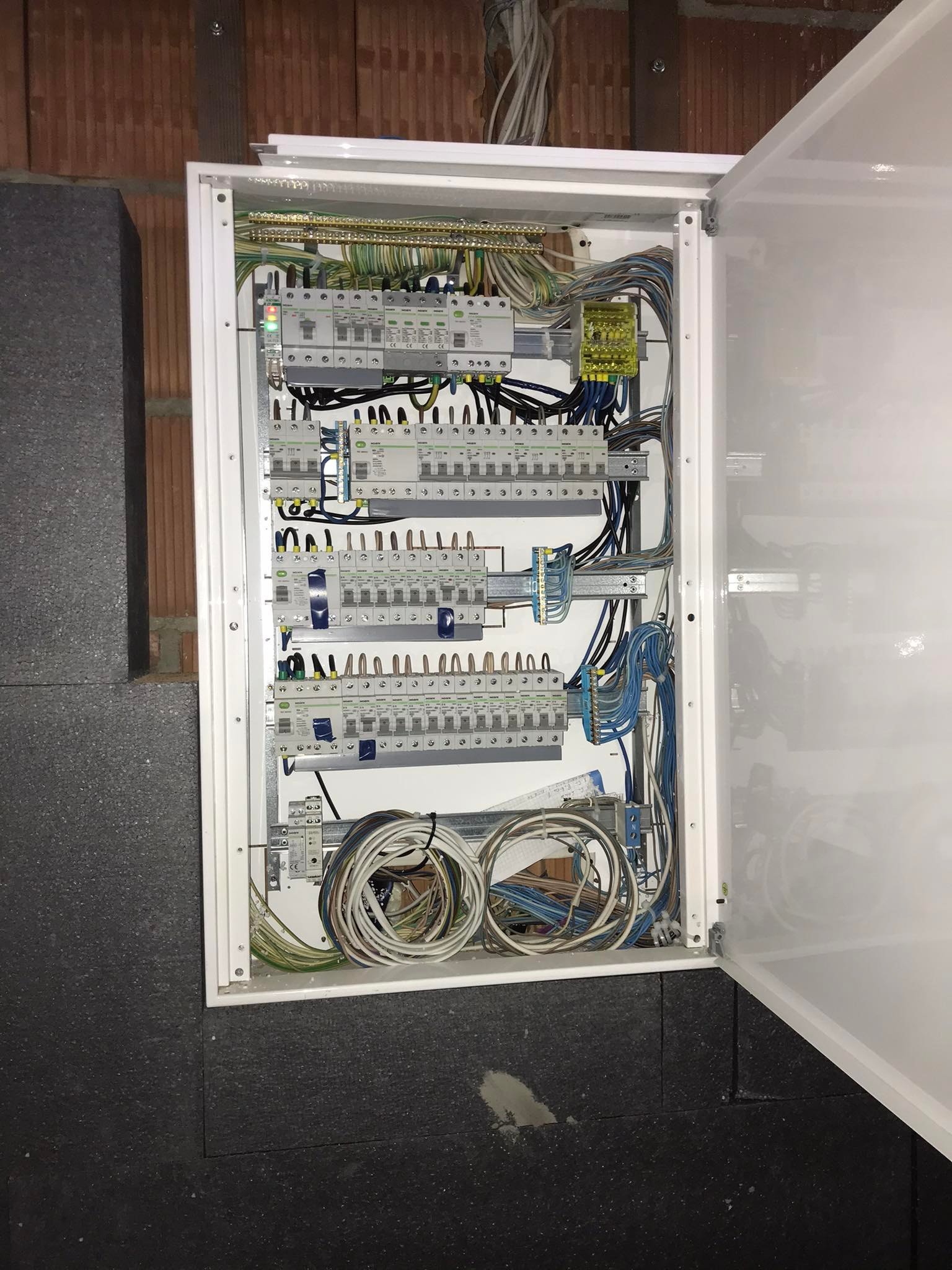 Łączenie Tablicy Elektrycznej