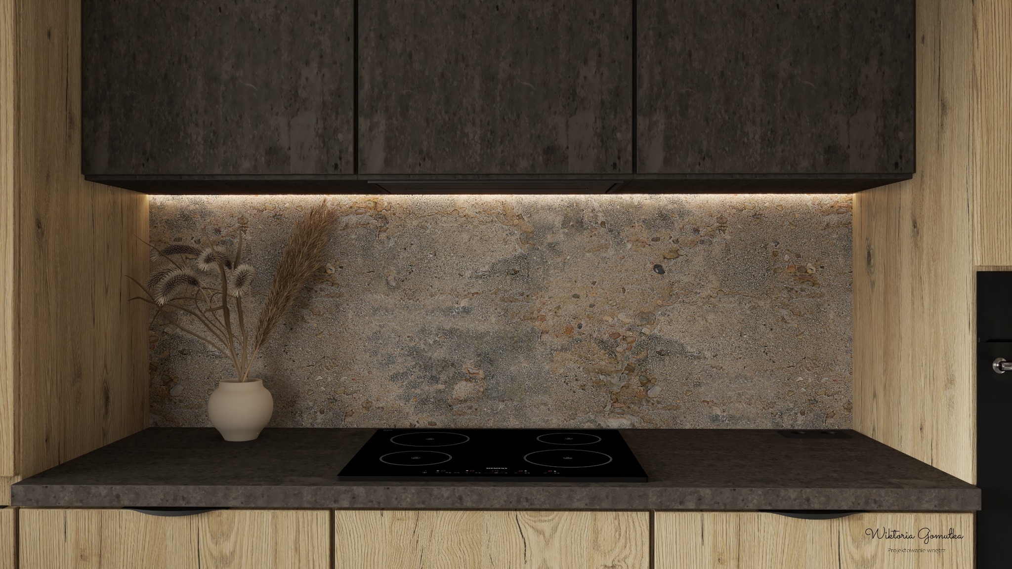 Fragment kuchni z drewnianymi szafkami, kamiennym blatem i backsplashiem, czarną płytą indukcyjną Siemens i dekoracyjnym wazonem z suchymi trawami podświetlonym ledowym oświetleniem podszafkowym.