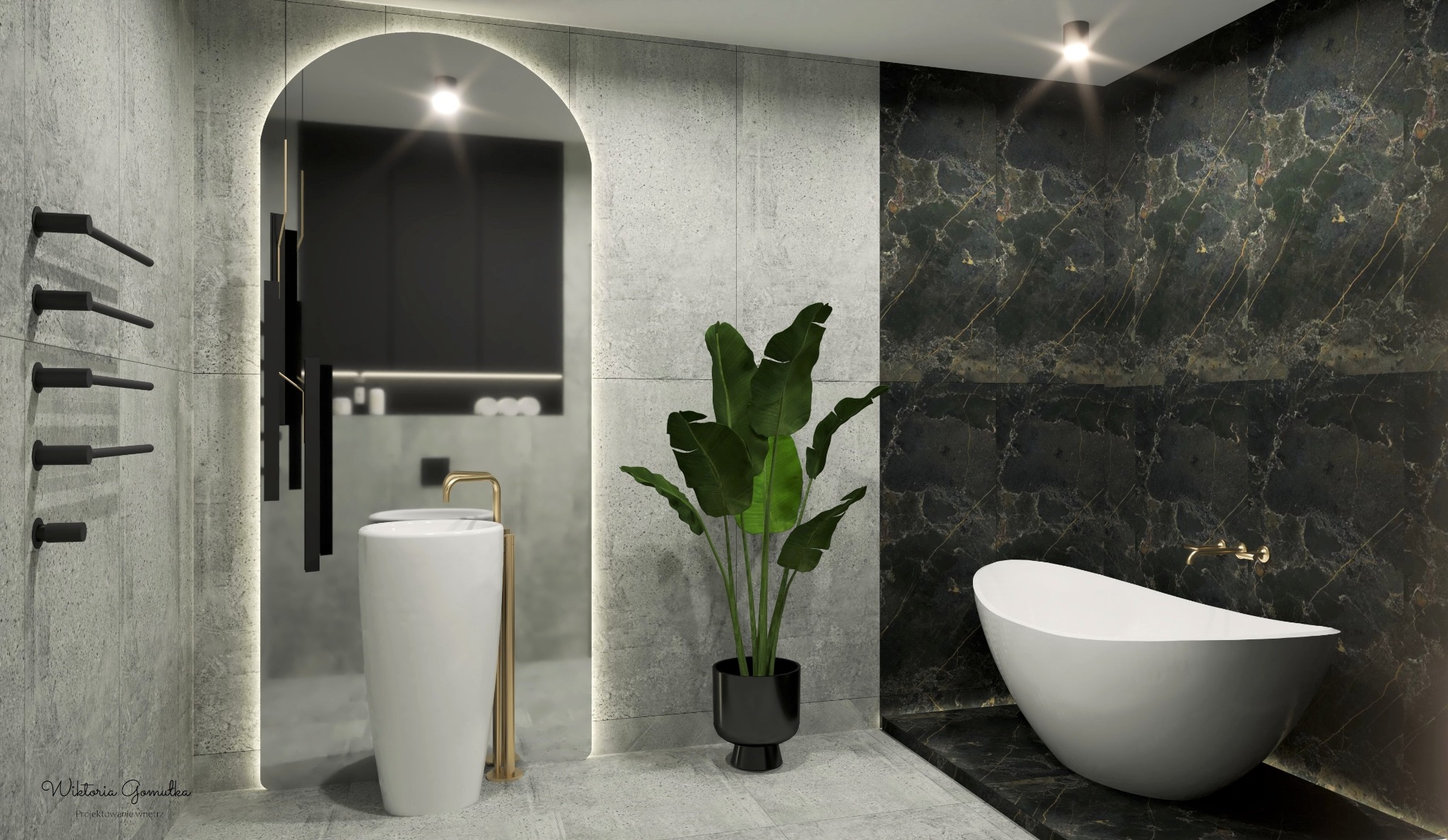 Nowoczesna łazienka z wolnostojącą wanną na tle ciemnego marmuru, umywalką na postumencie z baterią w kolorze złota i rośliną w czarnej donicy.