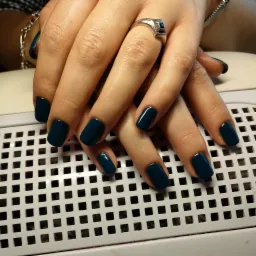Manicure hybrydowy na naturalnej płytce paznokcia