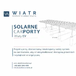 Schemat techniczny solarnych carportów z opisem wymiarów, logo firmy Wiatr Systemy Energetyczne i dane kontaktowe.