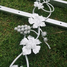 NITREX Rafał Nita - Balustrada z winogronem wypełniona deską kompozytową