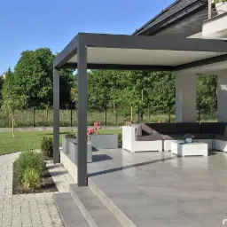 Realizacja MK Studio: pergola lamelowa.