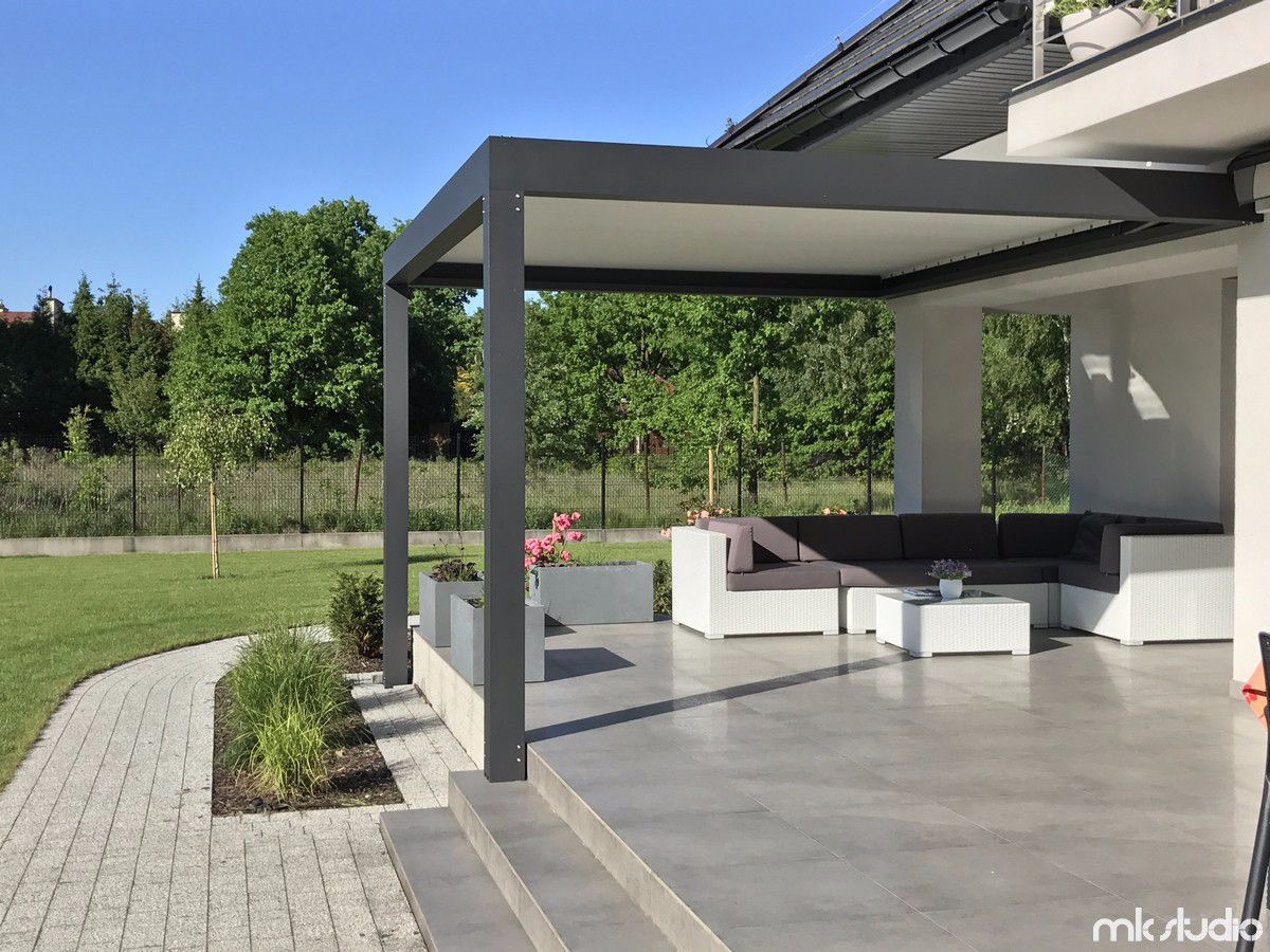Realizacja MK Studio: pergola lamelowa.