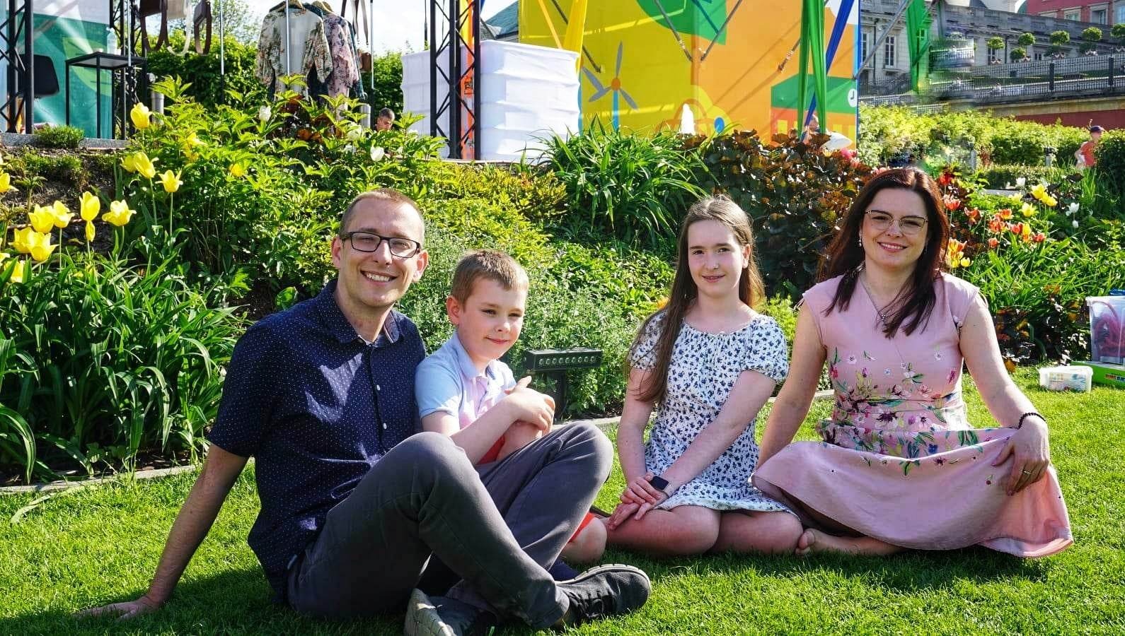 Sesja rodzinna w ogrodach Zamku Królewskiego