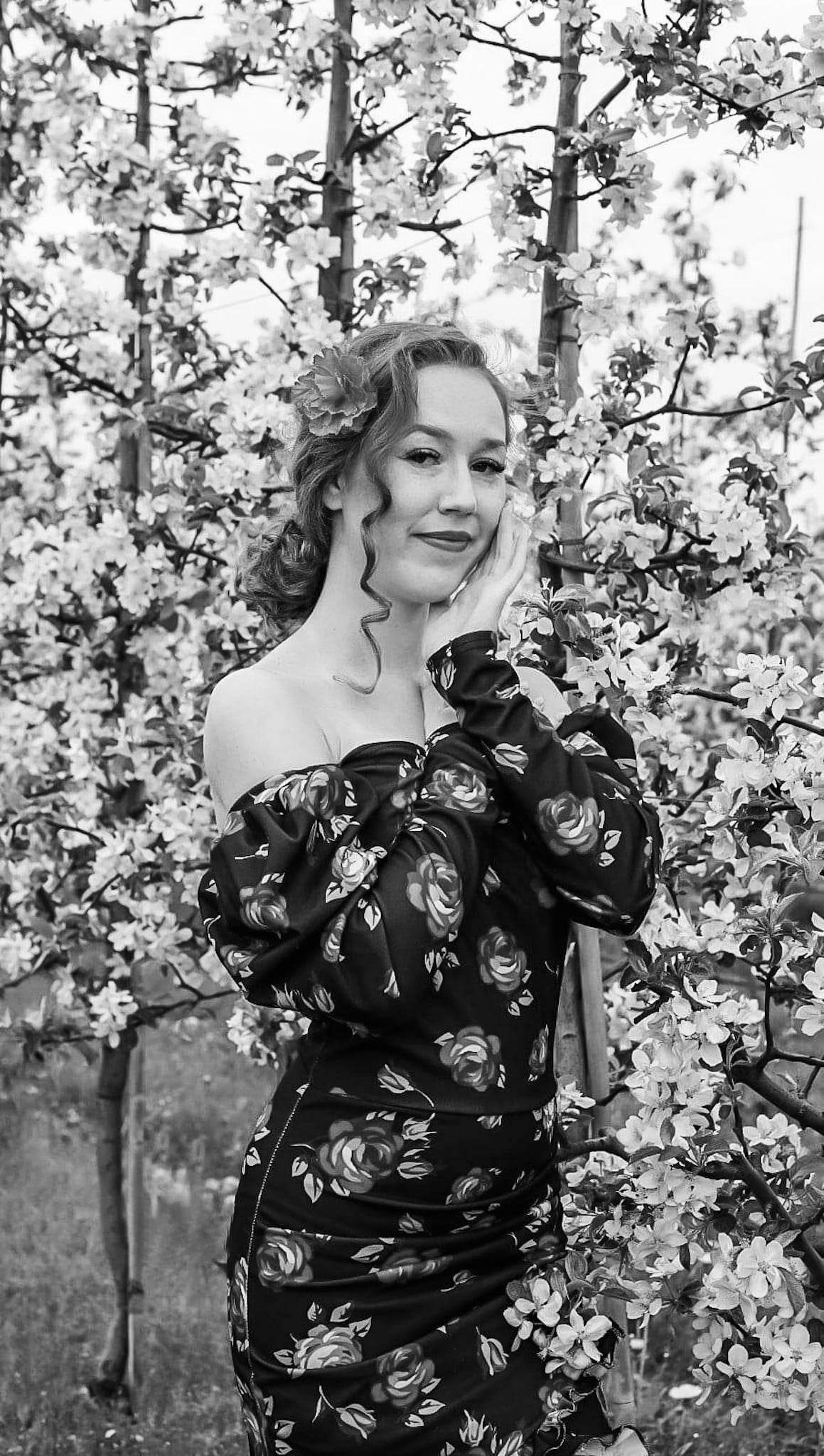 Sesja w sadzie jabłoni