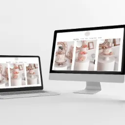 Responsywna strona internetowa pracowni cukierniczej wyświetlana na monitorze, laptopie i smartfonie, prezentująca zdjęcia tort&oacute;w.