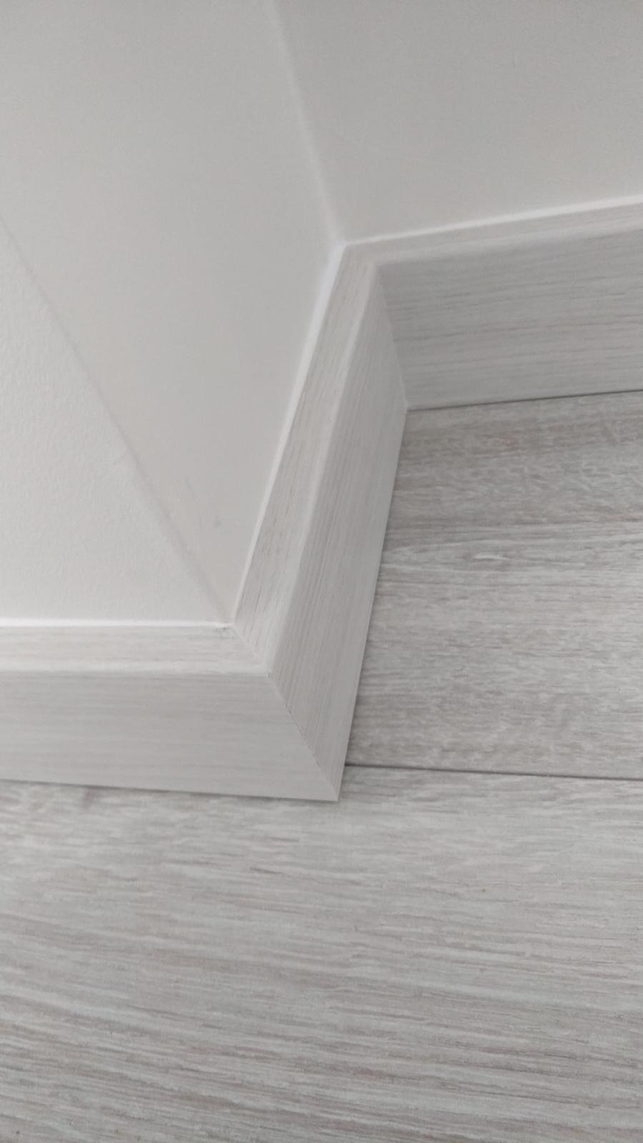 Montaż Listwy MDF + wypełnienie Akrylem