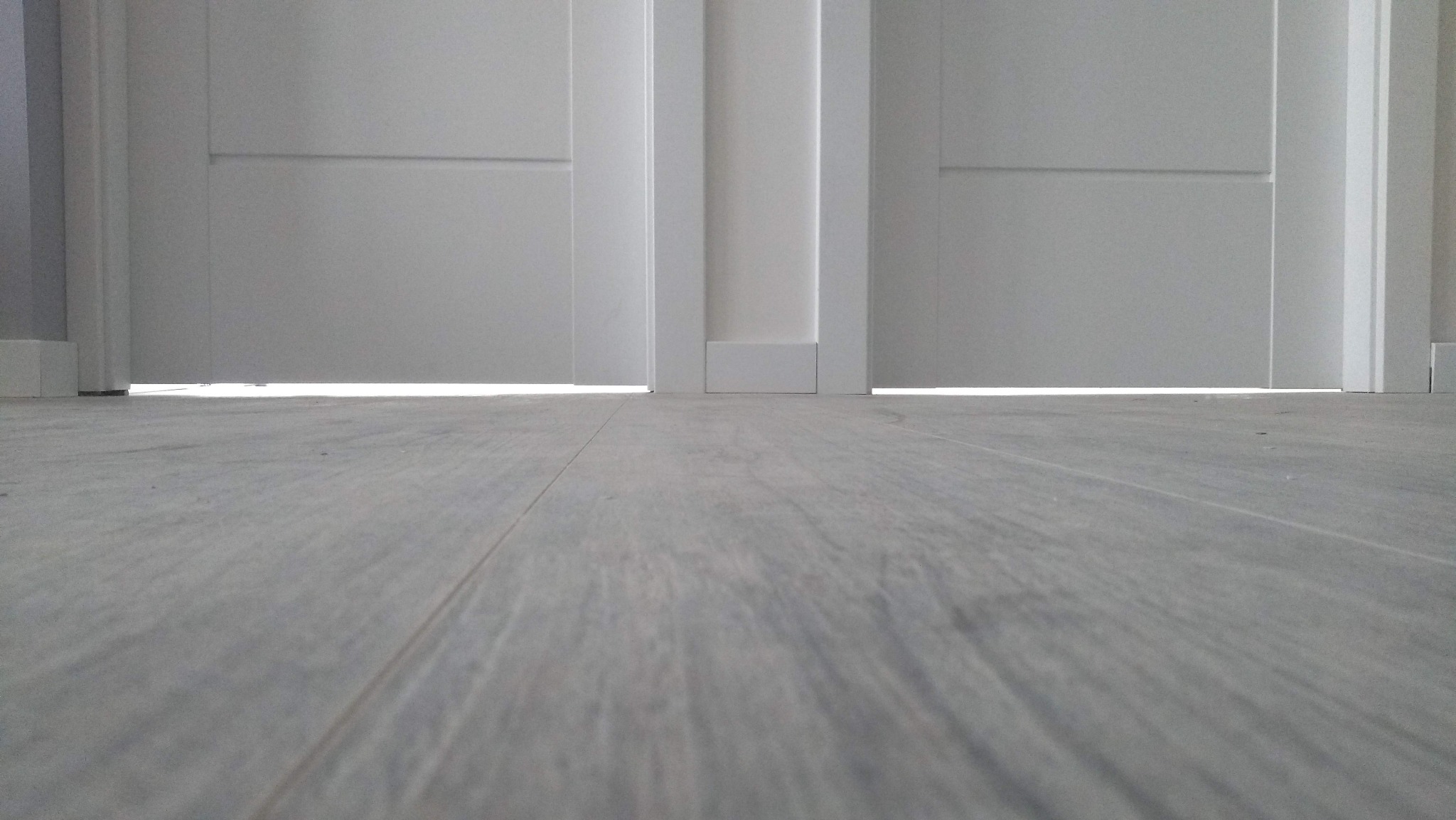 kiedy drzwi sa w poziomie a podloga troche...