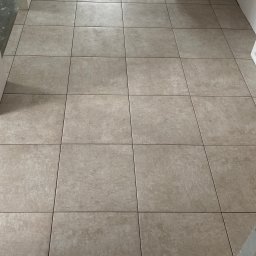 Adrian Gęstwicki - Montaż Paneli Piaseczno