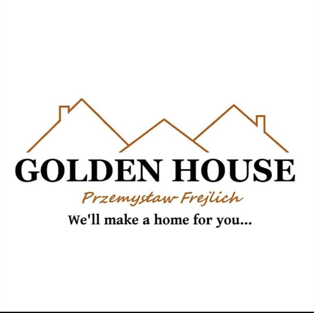 Logo firmy budowlanej Golden House z trzema stylizowanymi dachami w kolorze brązowym, podpisane imieniem i nazwiskiem Przemysław Frejlich oraz hasłem: We'll make a home for you...