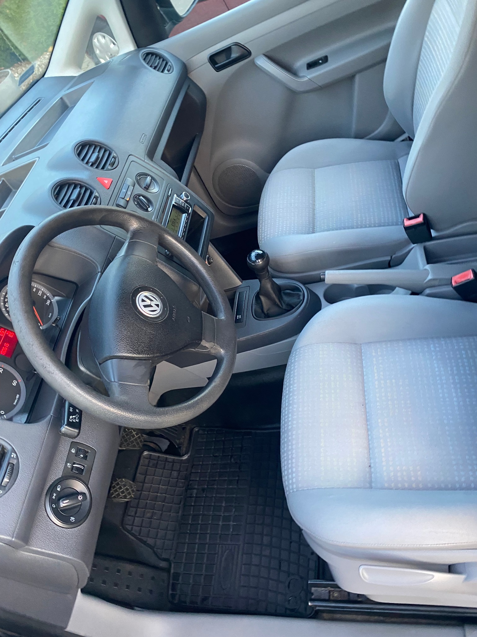 Pranie tapicerki + czyszczenie wnętrza - VW Caddy - Efekt po