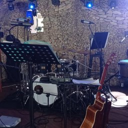 Zespół na Twoje Wesele! 
https://cinnamon-live.pl/