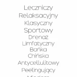 Minimalistyczny plakat z napisem 'Masaż' i listą rodzajów masażu: leczniczy, relaksacyjny, klasyczny, sportowy, drenaż, limfatyczny, bańką chińską, antycellulitowy, peelingujący, miodem, czcionka...