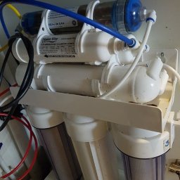 Proj-Mont - System odwróconej osmozy zamontwoany bezpośrednio pod zlewem.