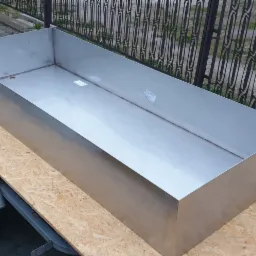 Zbiornik na wodę do ogrodu, wykonany ze stali nierdzewnej wymiary 2000x800x300mm