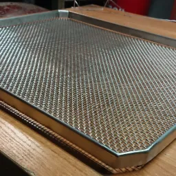 ramka nierdzewna wraz z siatką