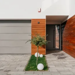 Brama garażowa oraz drzwi zewnętrzne aluminium