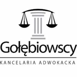 Czarno-białe logo kancelarii prawnej z wagą sprawiedliwości i kolumnami w tle, nazwa 'Gołębiowscy Kancelaria Adwokacka' poniżej.