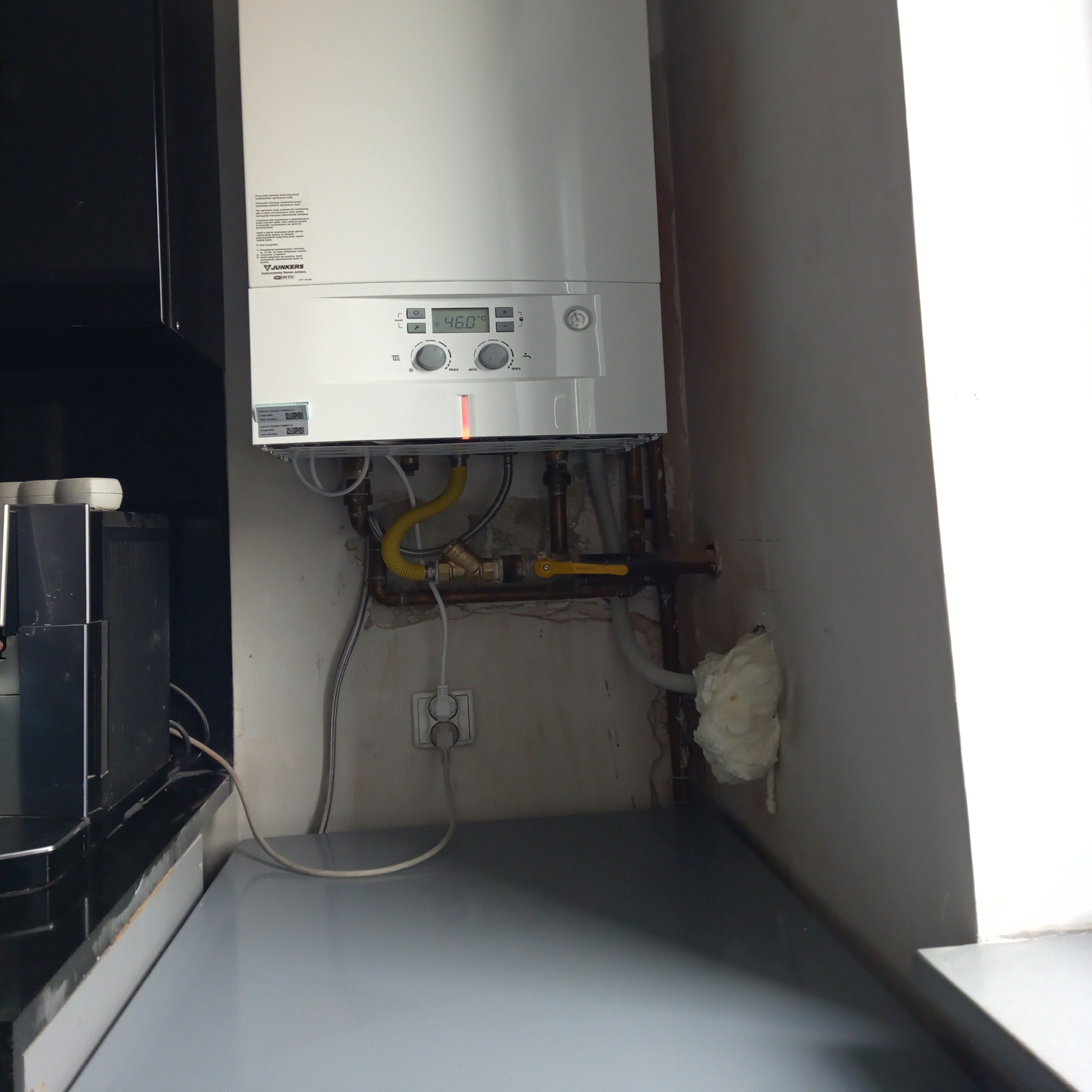 Instalacja pieców C.O. Wraz z przewodem kominowym.