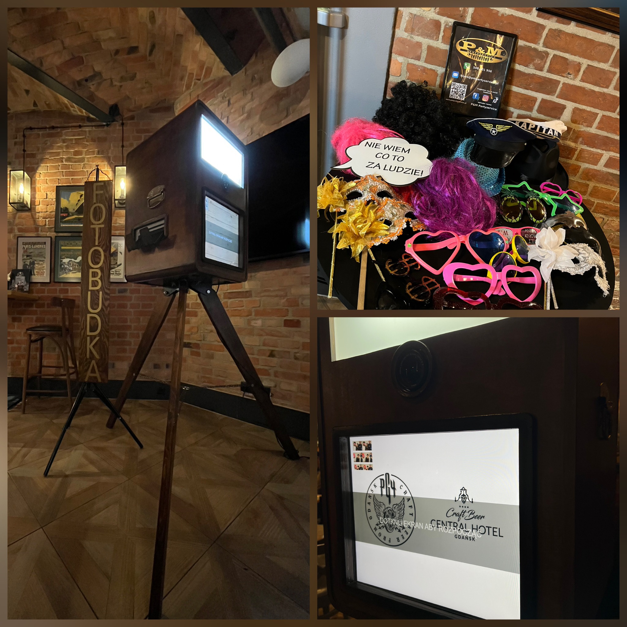 Rustykalna, drewniana konstrukcja do robienia zdjęć na trójnogu, z ekranem dotykowym i napisem 'FOTOBUDKA' obok, w tle ceglana ściana i rekwizyty do zdjęć.