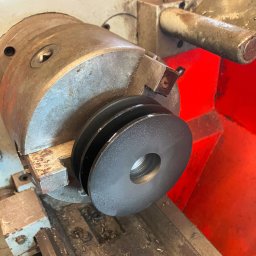 Usługi Ślusarsko - Spawalnicze Bartosz Bałażyk - dostosowanie półfabrykatu koła pasowego pod wymagania klienta